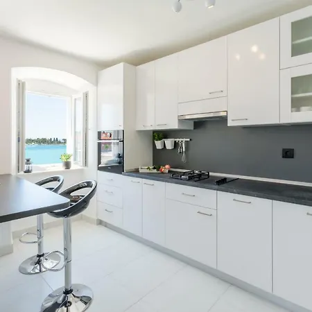 Barbara Апартаменты Супетар