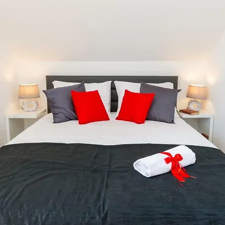 Barbara Супетар