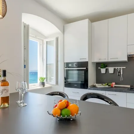 Barbara Супетар